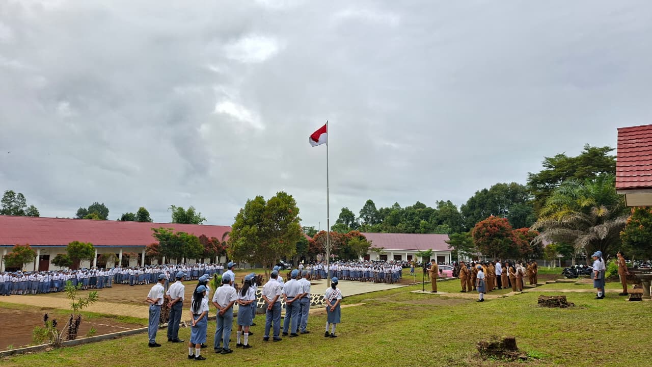 UPACARA BENDERA HARI SENIN